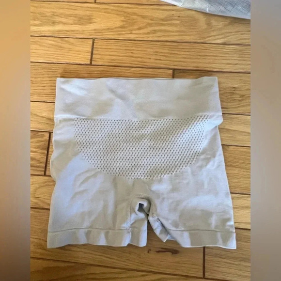 Unbranded - Scrunch Butt Compression Biker/Undershort Shorts - Picture 1 of 4